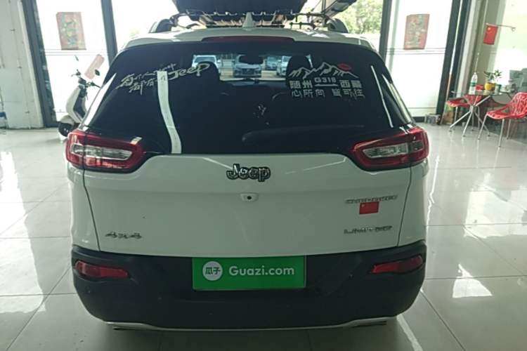Used Jeep Cherokee 2016 2.4L Superior Edition Rear