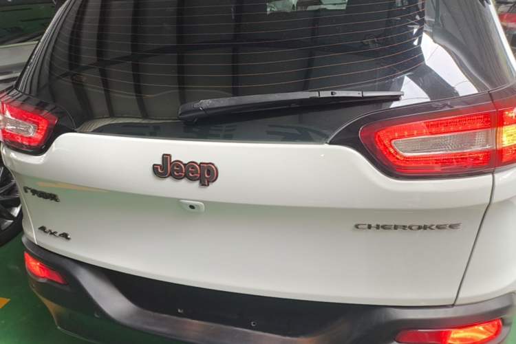 Used Jeep Cherokee 2016 2.4L 75th Anniversary Edition Rear