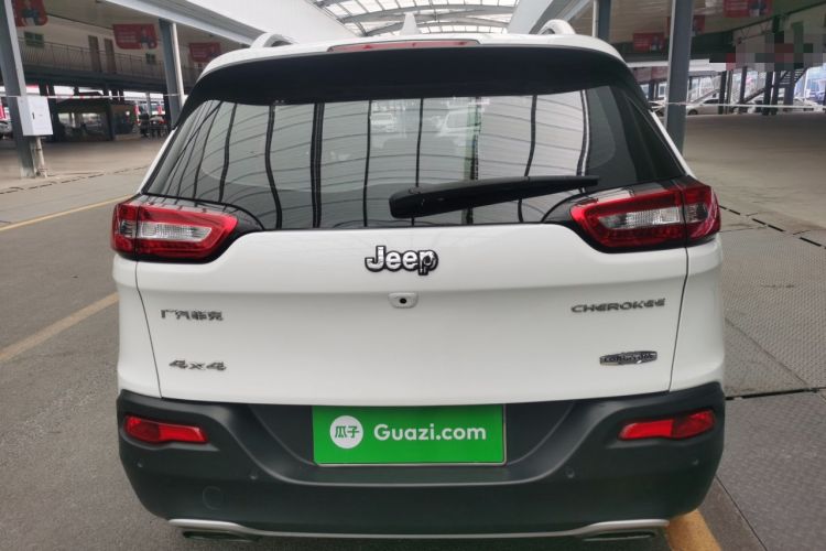 Used Jeep Cherokee 2016 2.4L Superior Edition Rear