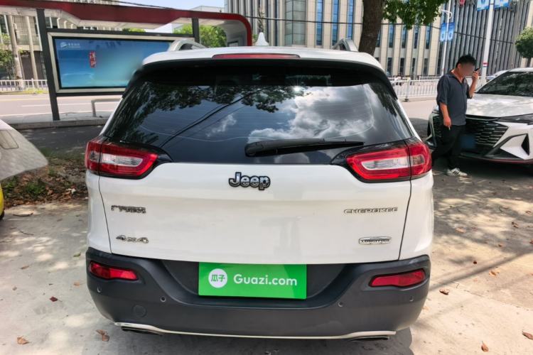 Used Jeep Cherokee 2016 2.4L Professional Edition Rear