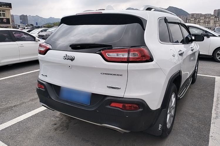 Used Jeep Cherokee 2016 2.4L Professional Smart Version Rear Right 45 Deg