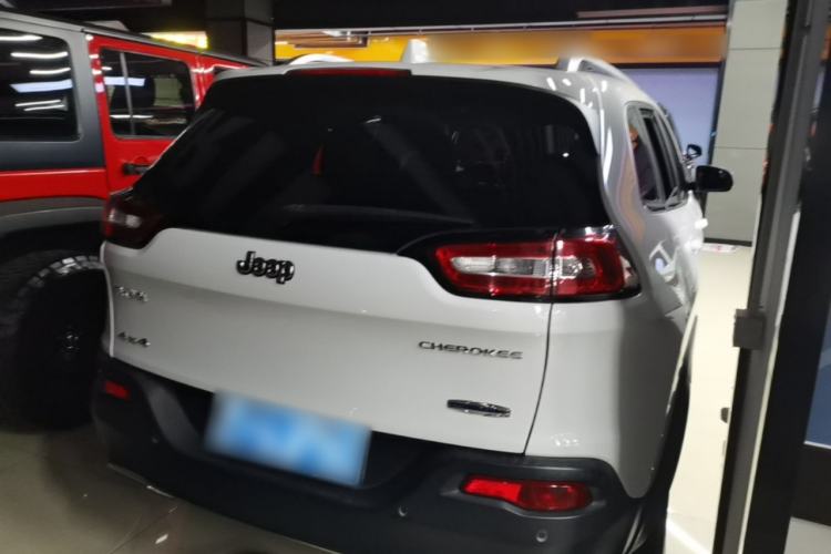 Used Jeep Cherokee 2016 2.4L Professional Edition Rear Right 45 Deg