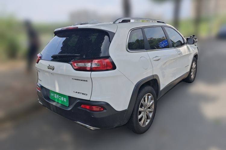 Used Jeep Cherokee 2016 2.4L Superior Edition Rear Right 45 Deg