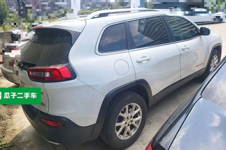 Used Jeep Cherokee 2016 2.4L Professional Edition Rear Right 45 Deg