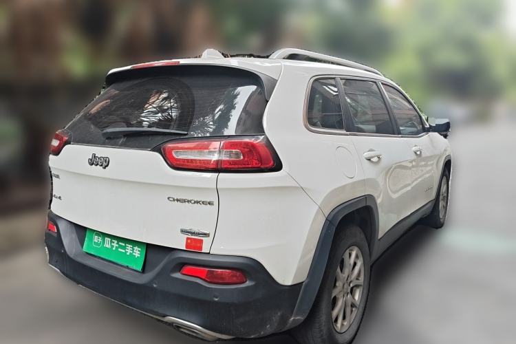 Used Jeep Cherokee 2016 2.4L Professional Edition Rear Right 45 Deg