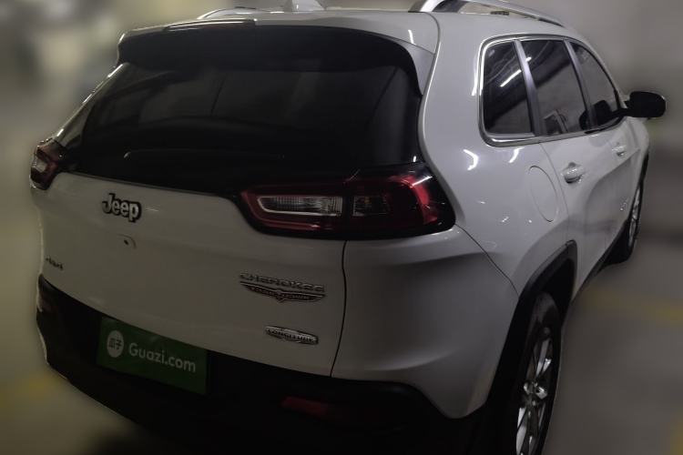 Used Jeep Cherokee 2016 2.4L Professional Smart Version Rear Right 45 Deg