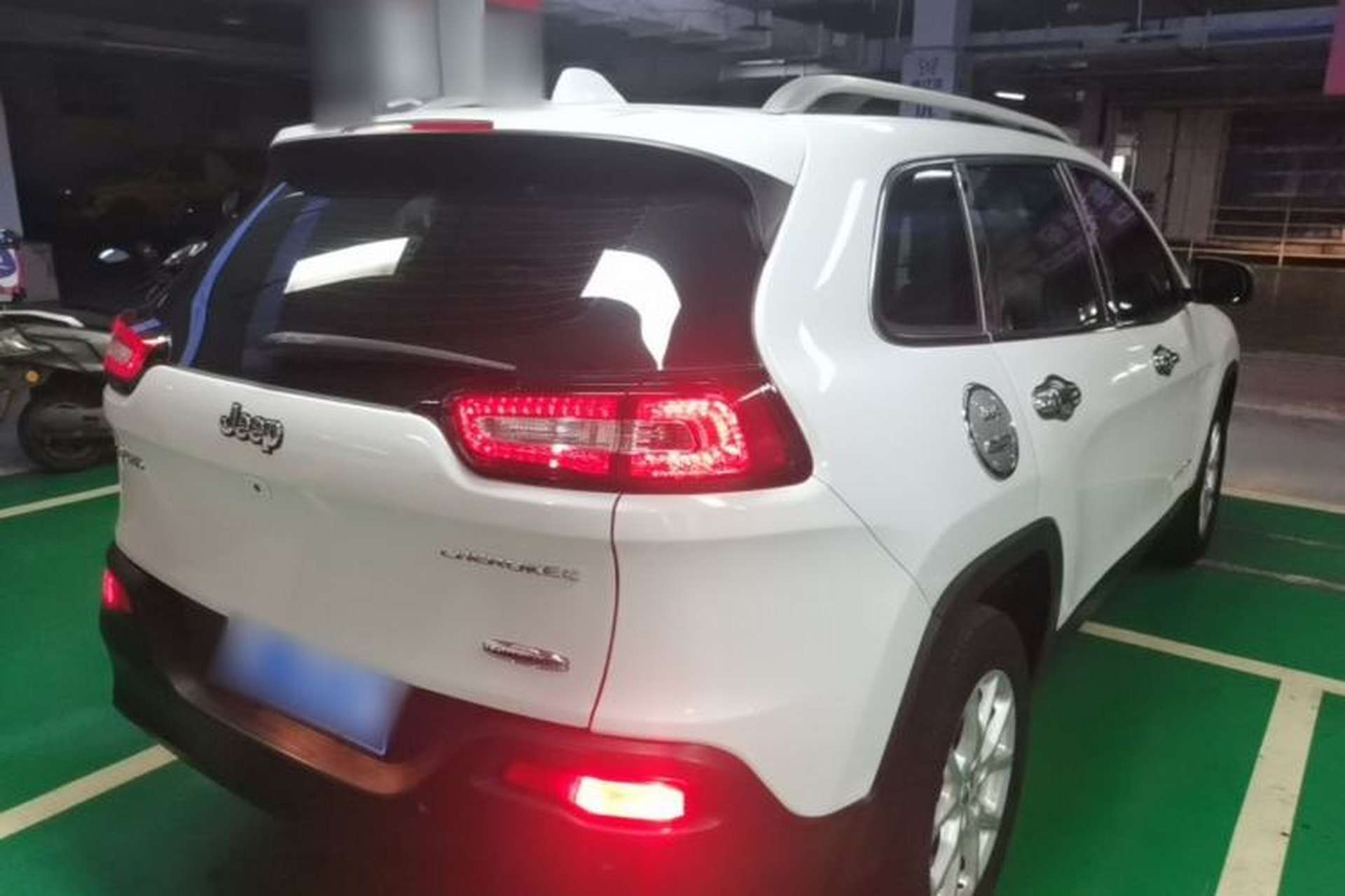 Used Jeep Cherokee 2016 2.0L Superior Edition Rear Right 45 Deg