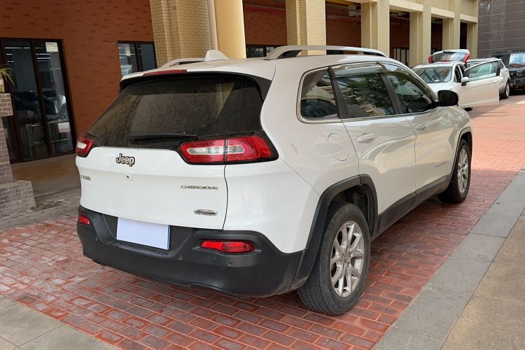 Used Jeep Cherokee 2016 2.0L Superior Edition Rear Right 45 Deg