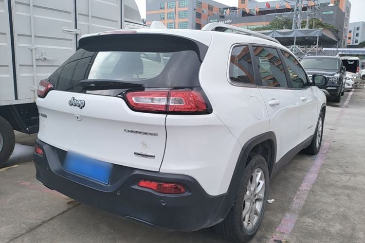 Used Jeep Cherokee 2016 2.0L Superior Edition Rear Right 45 Deg
