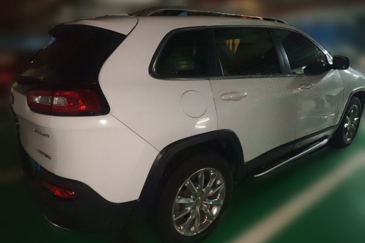 Used Jeep Cherokee 2016 2.4L Superior Edition Rear Right 45 Deg