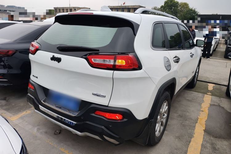 Used Jeep Cherokee 2016 2.4L Professional Edition Rear Right 45 Deg