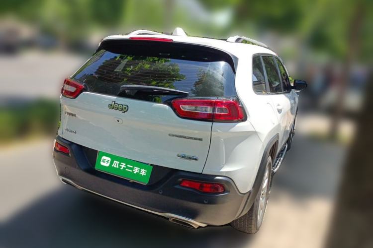 Used Jeep Cherokee 2016 2.4L Professional Smart Version Rear Right 45 Deg