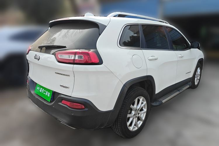 Used Jeep Cherokee 2016 2.4L Leading Edition Rear Right 45 Deg