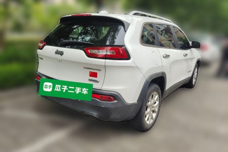 Used Jeep Cherokee 2016 2.0L Smart Version Rear Right 45 Deg