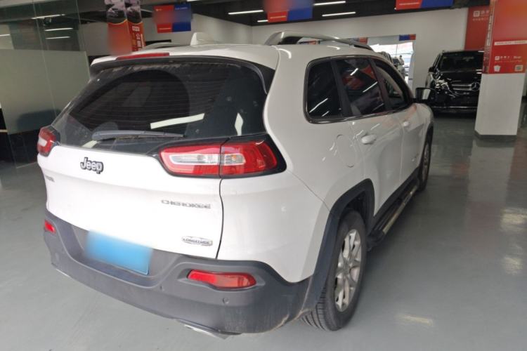 Used Jeep Cherokee 2016 2.4L Leading Edition Rear Right 45 Deg