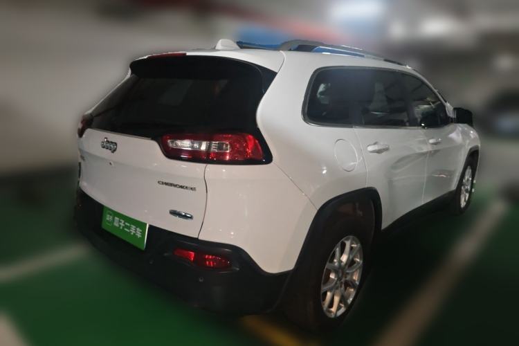 Used Jeep Cherokee 2016 2.0L Superior Edition Rear Right 45 Deg