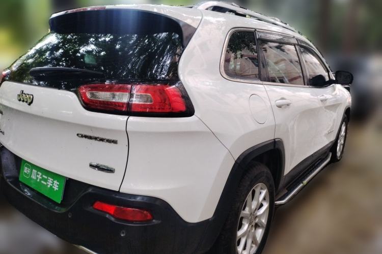 Used Jeep Cherokee 2016 2.4L Professional Edition Rear Right 45 Deg