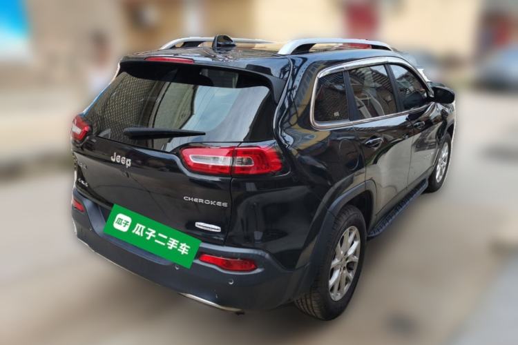 Used Jeep Cherokee 2016 2.4L Professional Smart Version Rear Right 45 Deg