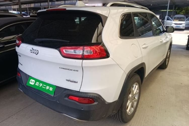 Used Jeep Cherokee 2016 2.4L Professional Edition Rear Right 45 Deg