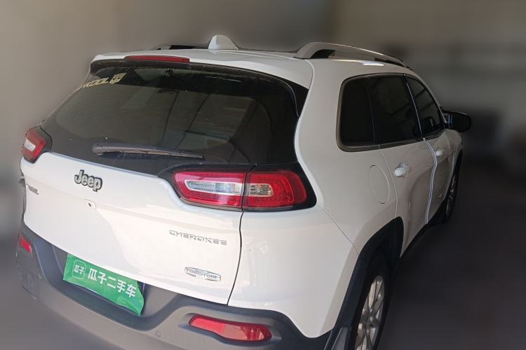 Used Jeep Cherokee 2016 2.0L Superior Edition Rear Right 45 Deg