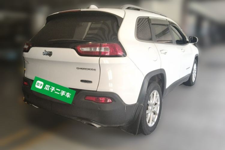 Used Jeep Cherokee 2016 2.4L Leading Smart Version Rear Right 45 Deg