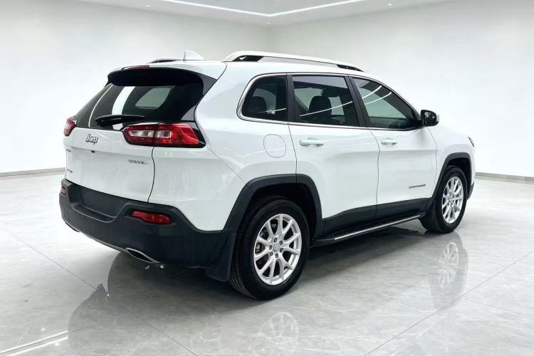 Used Jeep Cherokee 2016 2.0L Leading Edition Rear Right 45 Deg