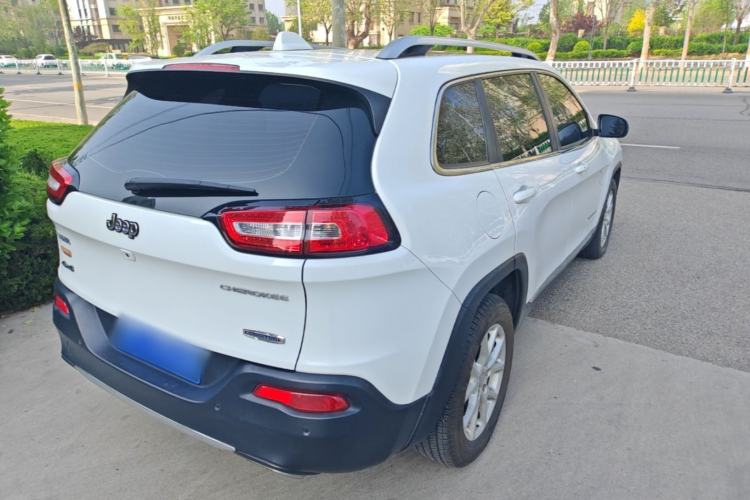 Used Jeep Cherokee 2016 2.4L Leading Smart Version Rear Right 45 Deg
