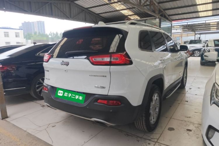 Used Jeep Cherokee 2016 2.4L Professional Edition Rear Right 45 Deg