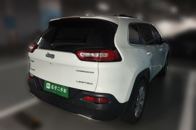 Used Jeep Cherokee 2016 2.4L Superior Edition Rear Right 45 Deg