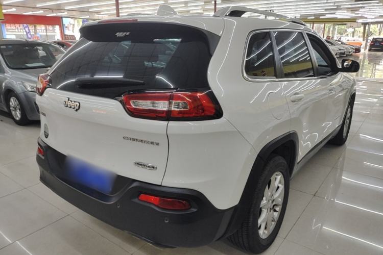 Used Jeep Cherokee 2016 2.4L Leading Edition Rear Right 45 Deg