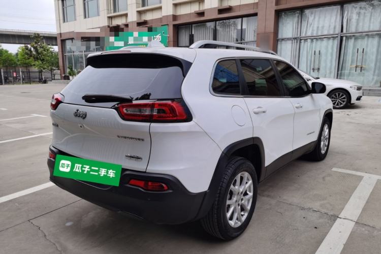 Used Jeep Cherokee 2016 2.0L Superior Edition Rear Right 45 Deg