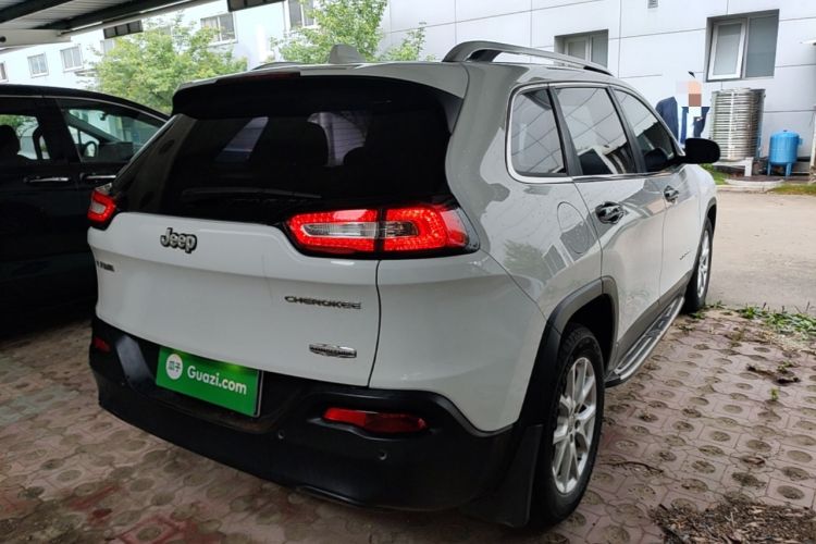 Used Jeep Cherokee 2016 2.0L Leading Edition Rear Right 45 Deg