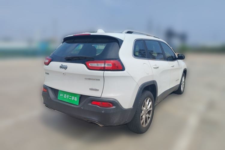 Used Jeep Cherokee 2016 2.4L Leading Smart Version Rear Right 45 Deg