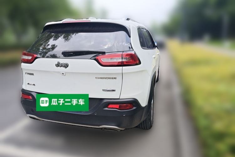 Used Jeep Cherokee 2016 2.4L Professional Edition Rear Right 45 Deg