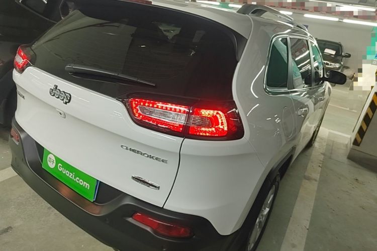 Used Jeep Cherokee 2016 2.0L Superior Edition Rear Right 45 Deg
