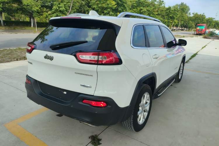 Used Jeep Cherokee 2016 2.4L Leading Edition Rear Right 45 Deg