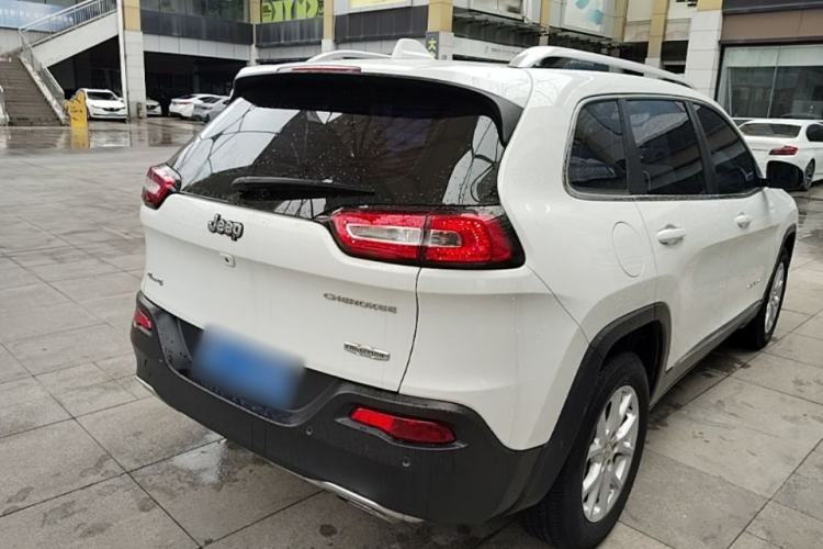 Used Jeep Cherokee 2016 2.4L Professional Smart Version Rear Right 45 Deg