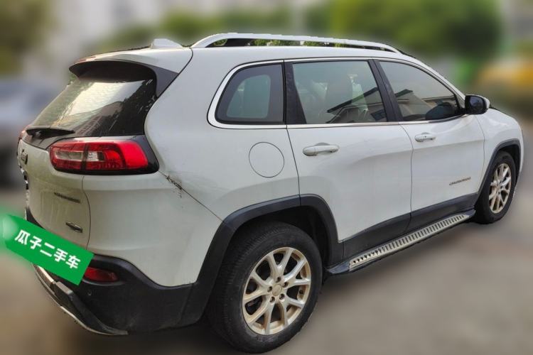 Used Jeep Cherokee 2016 2.4L Leading Edition Rear Right 45 Deg