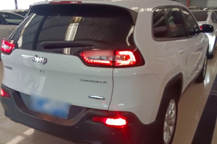 Used Jeep Cherokee 2016 2.0L Superior Edition Rear Right 45 Deg
