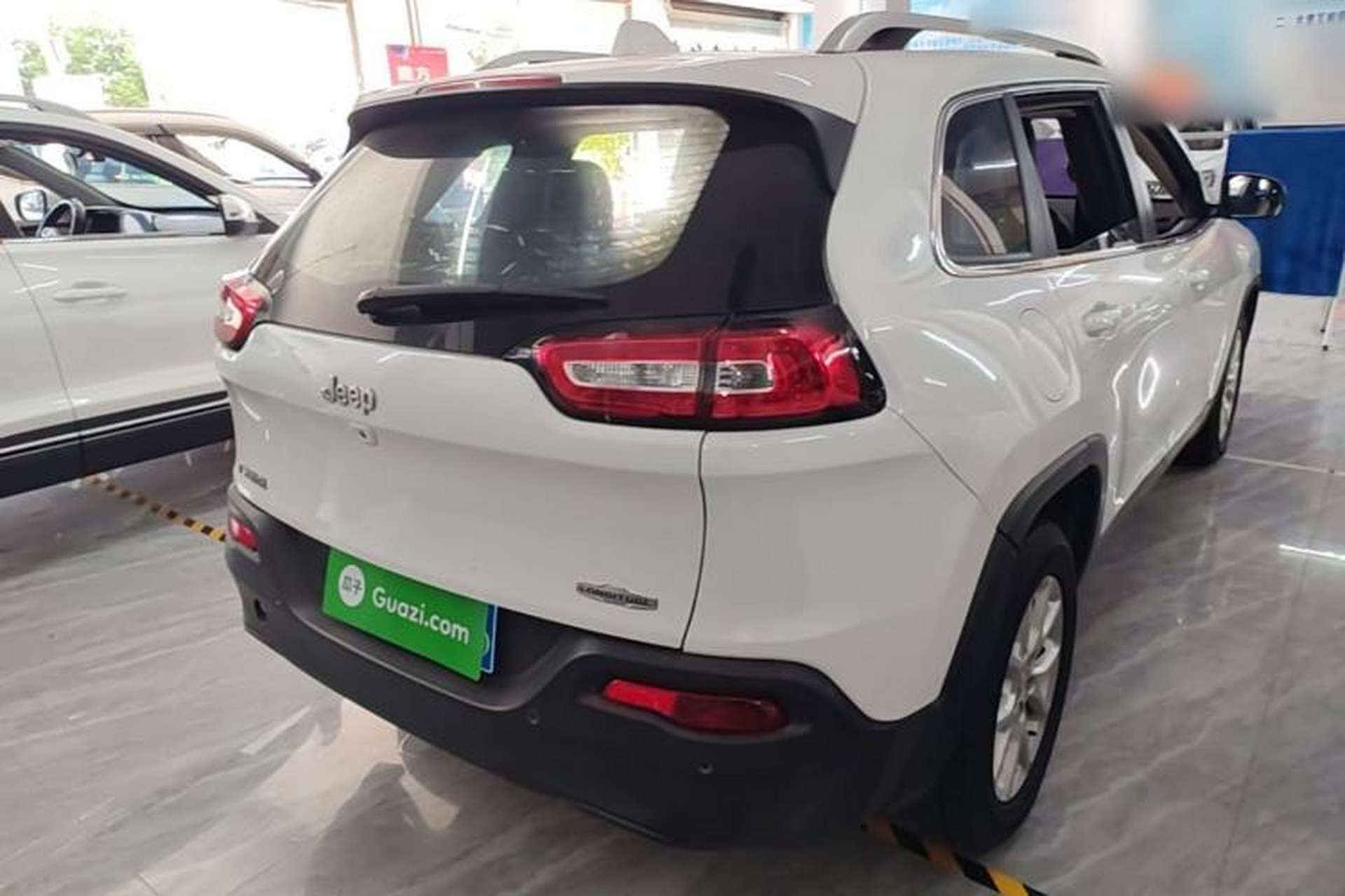 Used Jeep Cherokee 2016 2.0L Superior Edition Rear Right 45 Deg