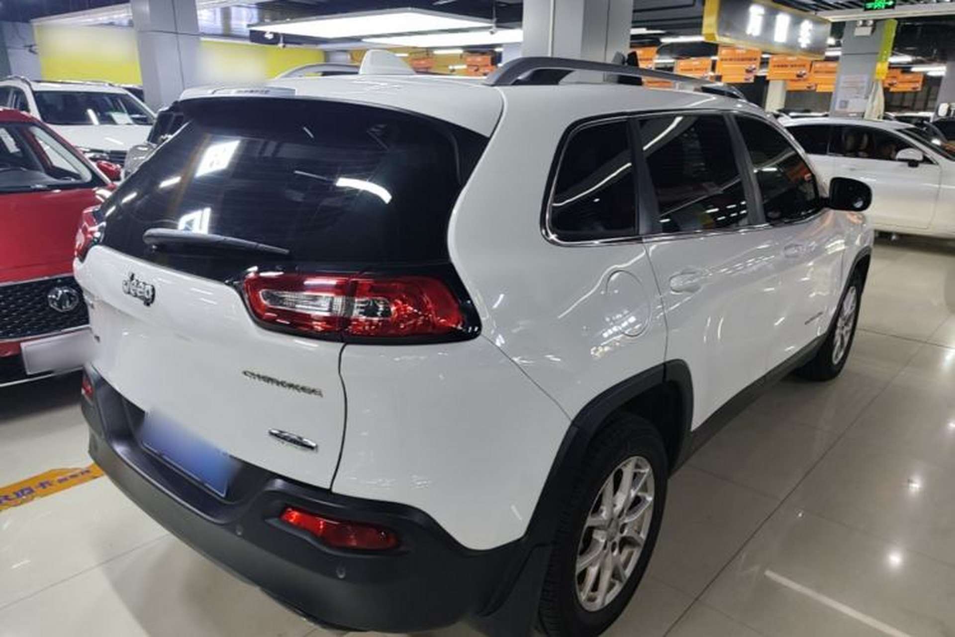 Used Jeep Cherokee 2016 2.4L Leading Edition Rear Right 45 Deg
