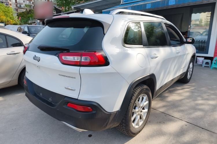 Used Jeep Cherokee 2016 2.4L Professional Smart Version Rear Right 45 Deg