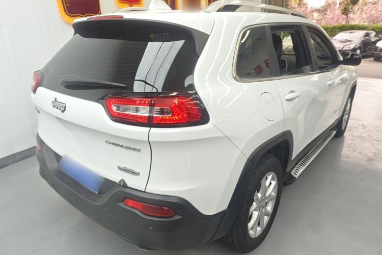 Used Jeep Cherokee 2016 2.4L Leading Edition Rear Right 45 Deg