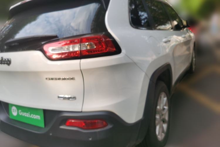 Used Jeep Cherokee 2016 2.4L Leading Edition Rear Right 45 Deg