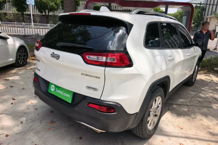 Used Jeep Cherokee 2016 2.4L Professional Edition Rear Right 45 Deg
