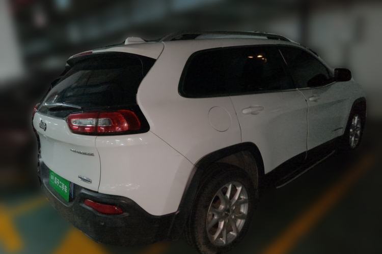 Used Jeep Cherokee 2016 2.0L Superior Edition Rear Right 45 Deg