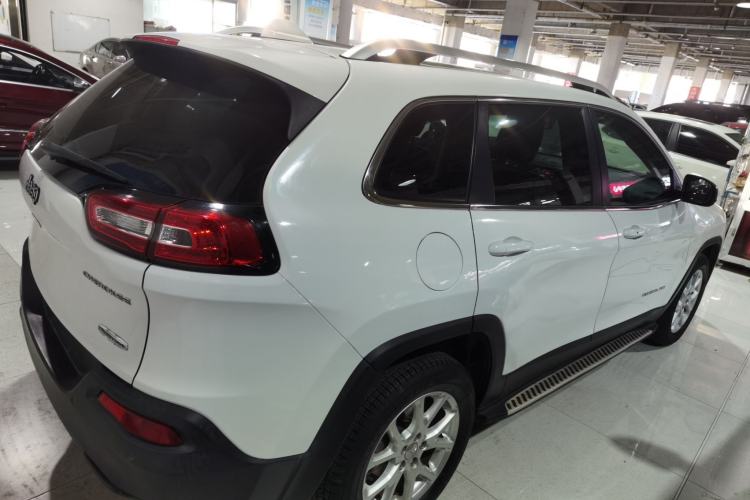 Used Jeep Cherokee 2016 2.0L Superior Edition Rear Right 45 Deg