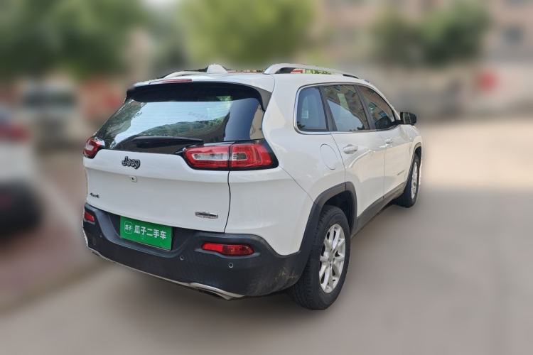 Used Jeep Cherokee 2016 2.4L Professional Smart Version Rear Right 45 Deg