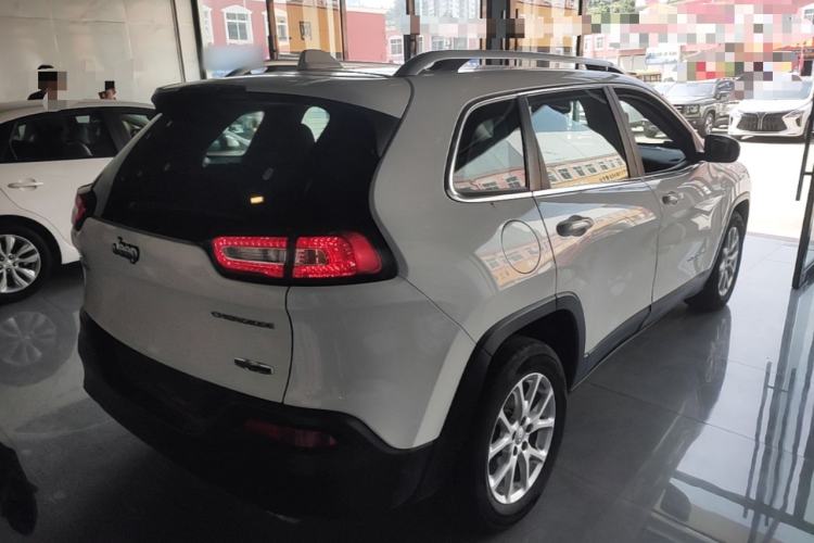 Used Jeep Cherokee 2016 2.4L Leading Edition Rear Right 45 Deg