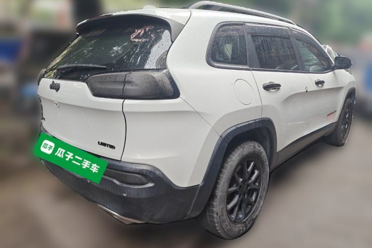 Used Jeep Cherokee 2016 2.4L Professional Smart Version Rear Right 45 Deg